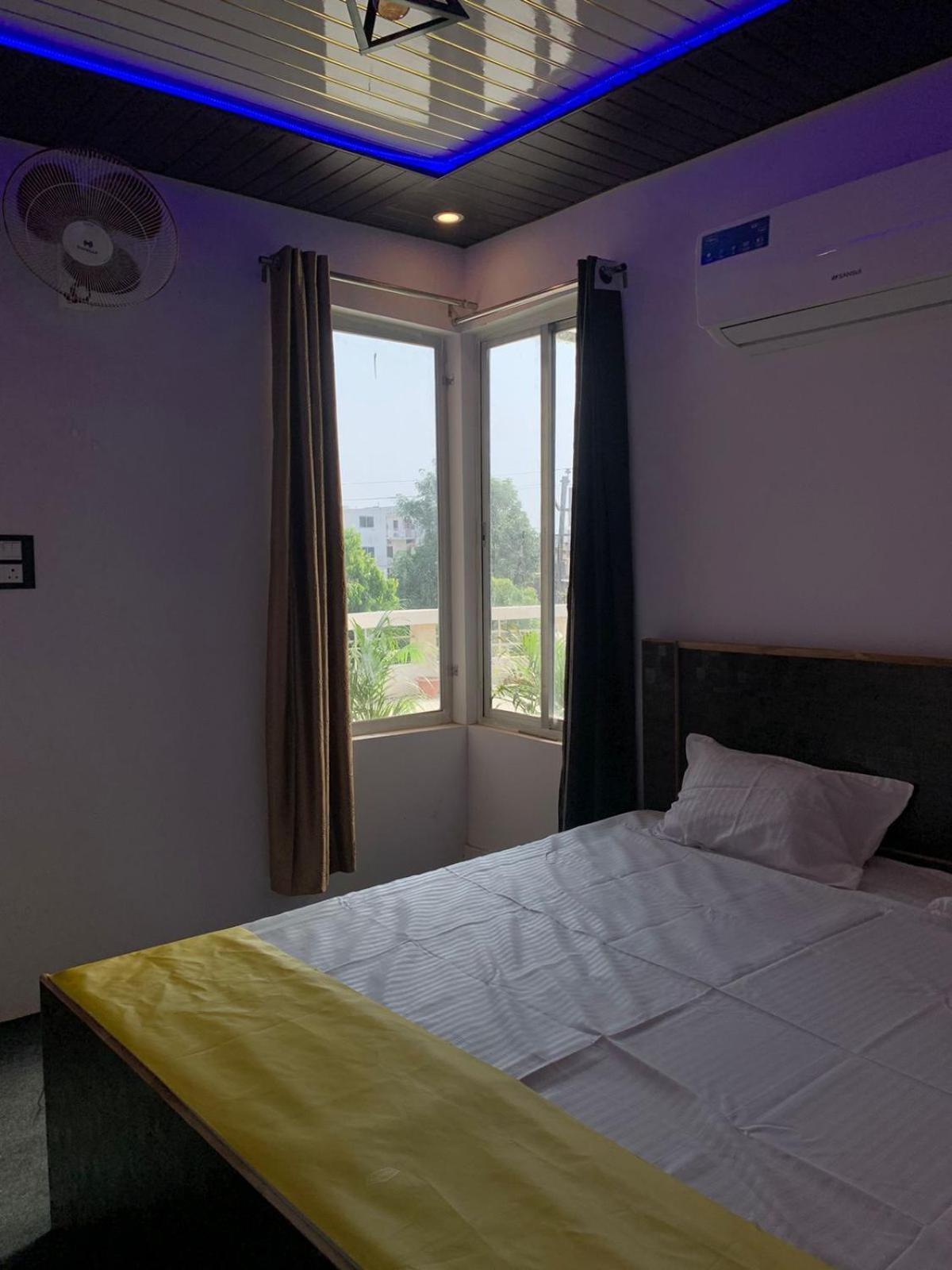 Privyrooms Gorakhpur Extérieur photo